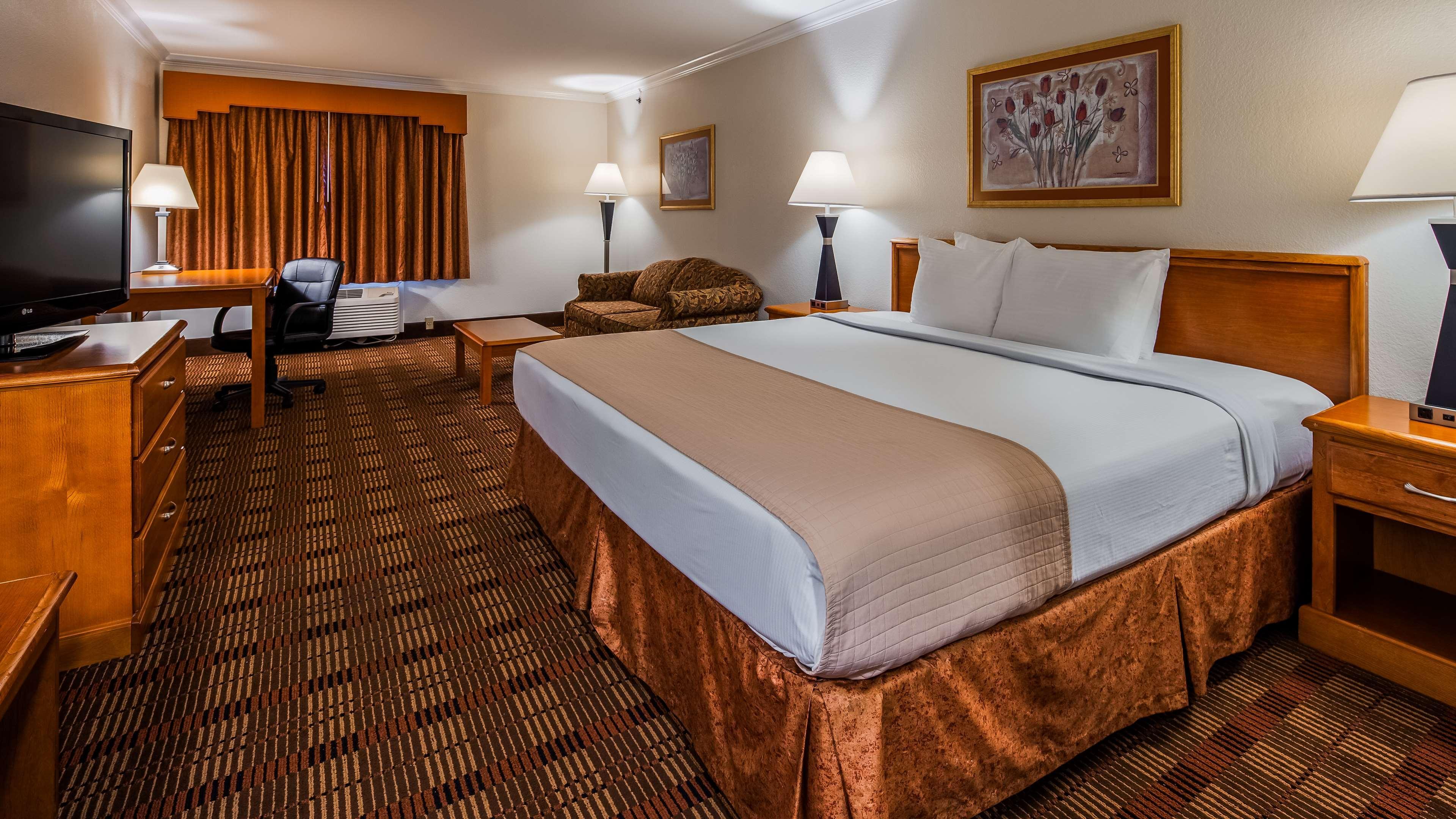 Best Western Club House Inn & Suites Mineral Wells Exterior photo