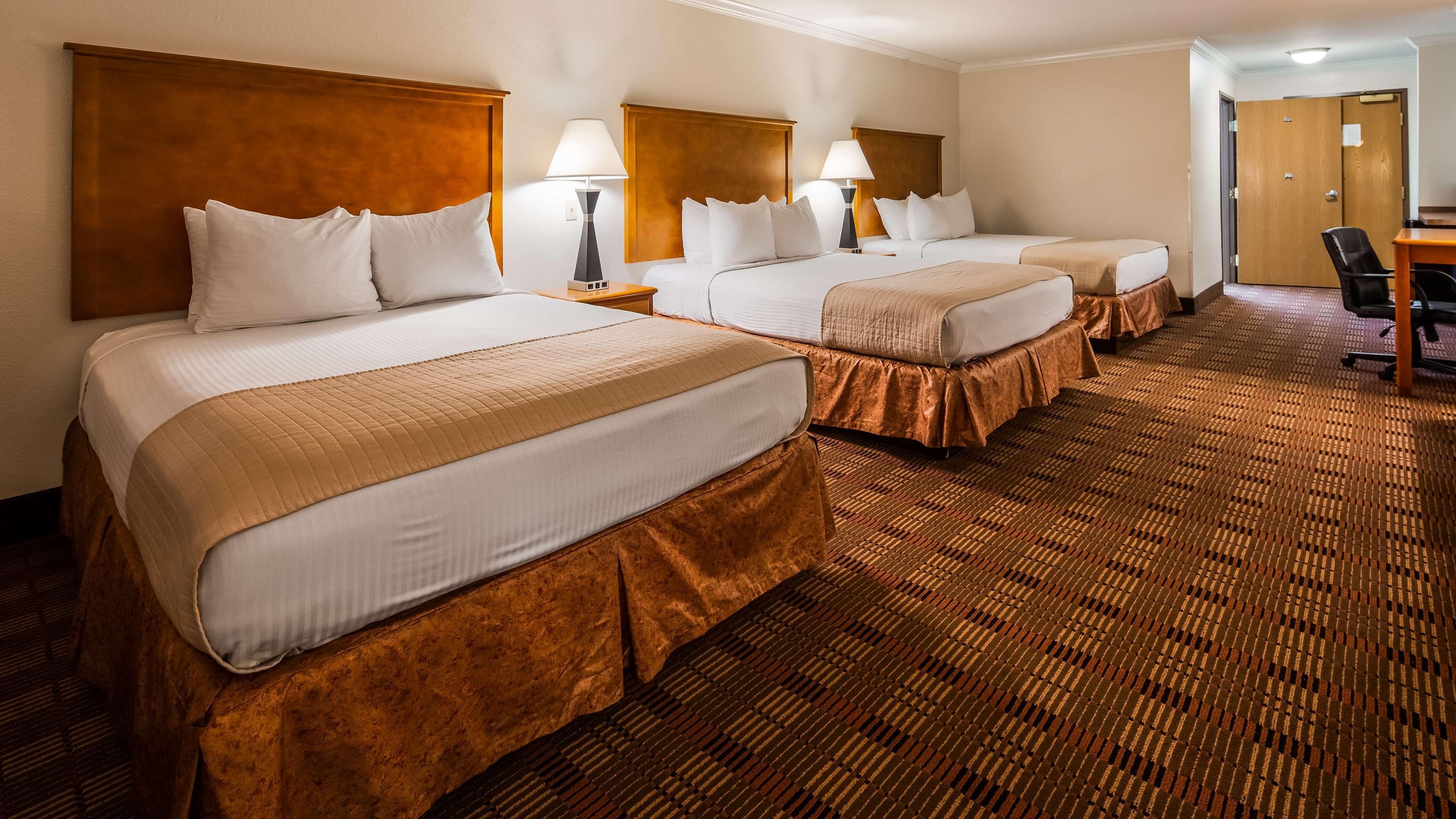 Best Western Club House Inn & Suites Mineral Wells Exterior photo