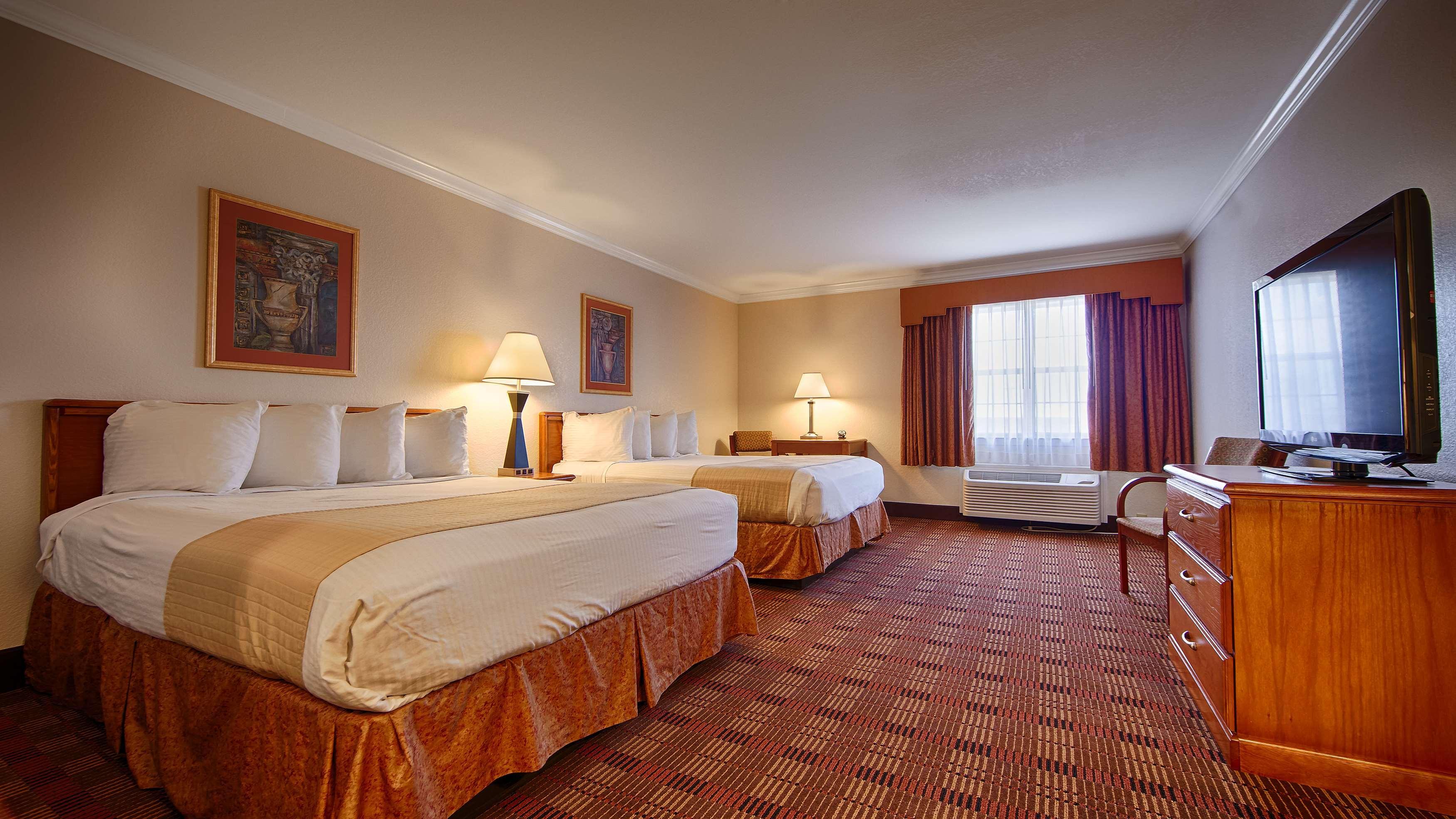 Best Western Club House Inn & Suites Mineral Wells Exterior photo