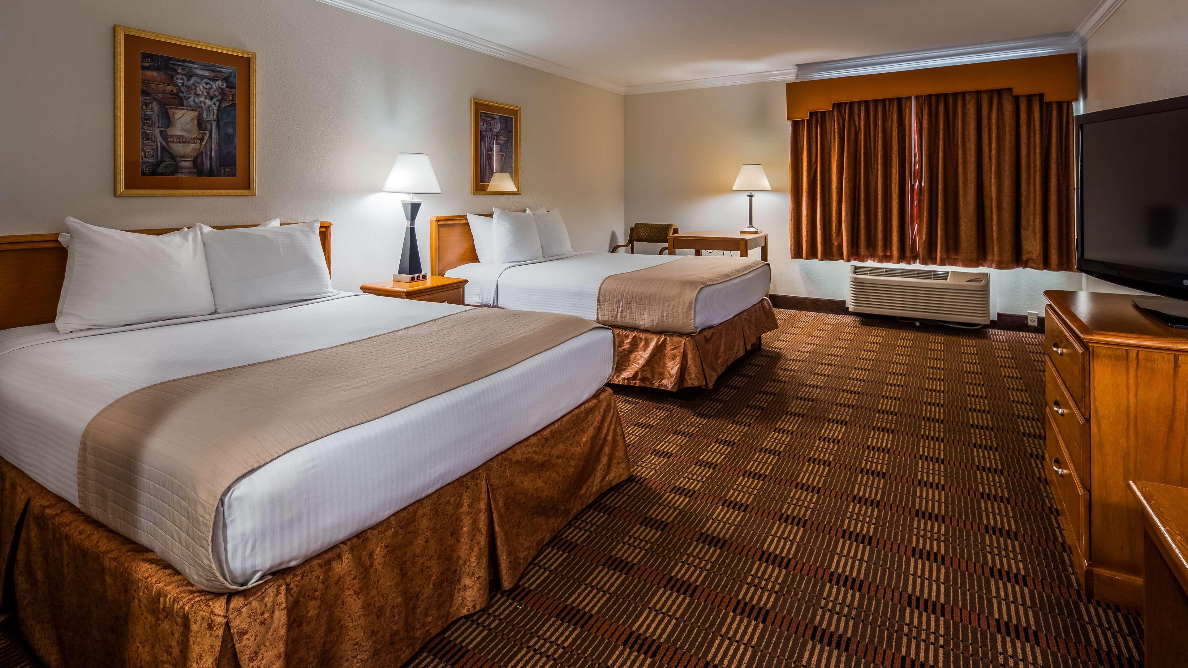 Best Western Club House Inn & Suites Mineral Wells Exterior photo