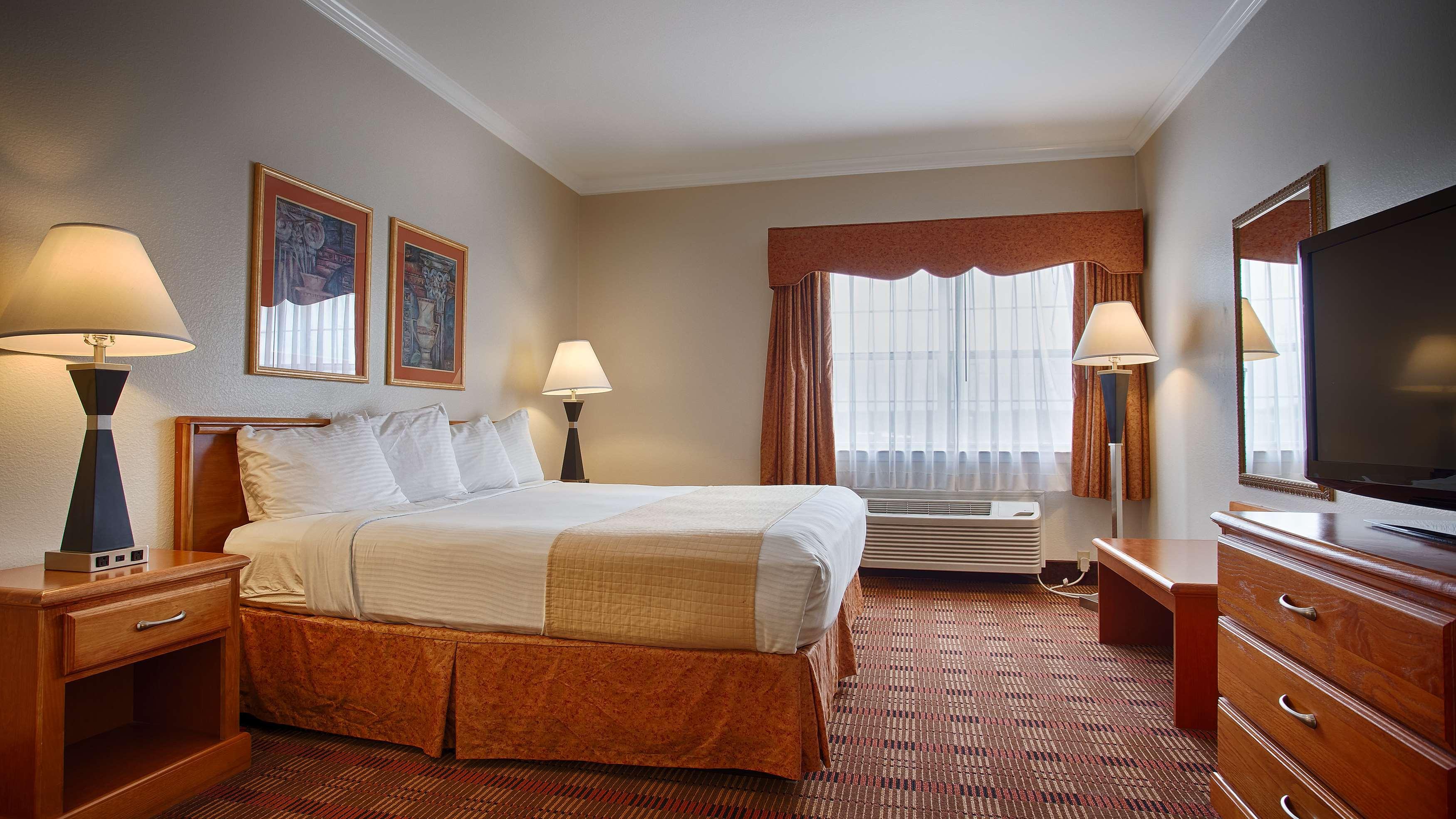 Best Western Club House Inn & Suites Mineral Wells Exterior photo