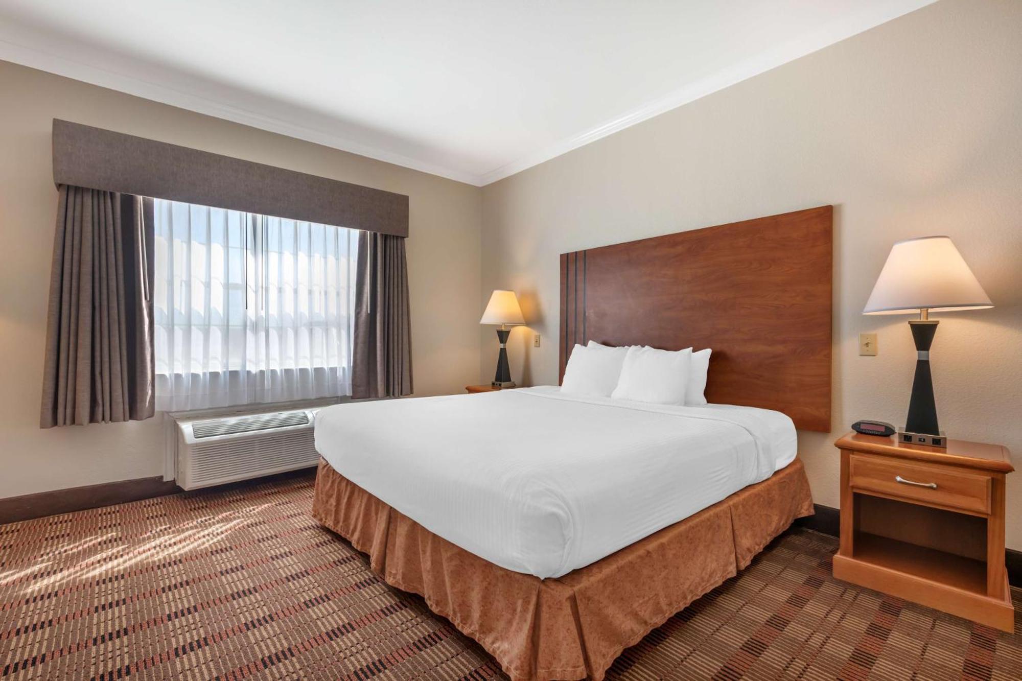 Best Western Club House Inn & Suites Mineral Wells Exterior photo