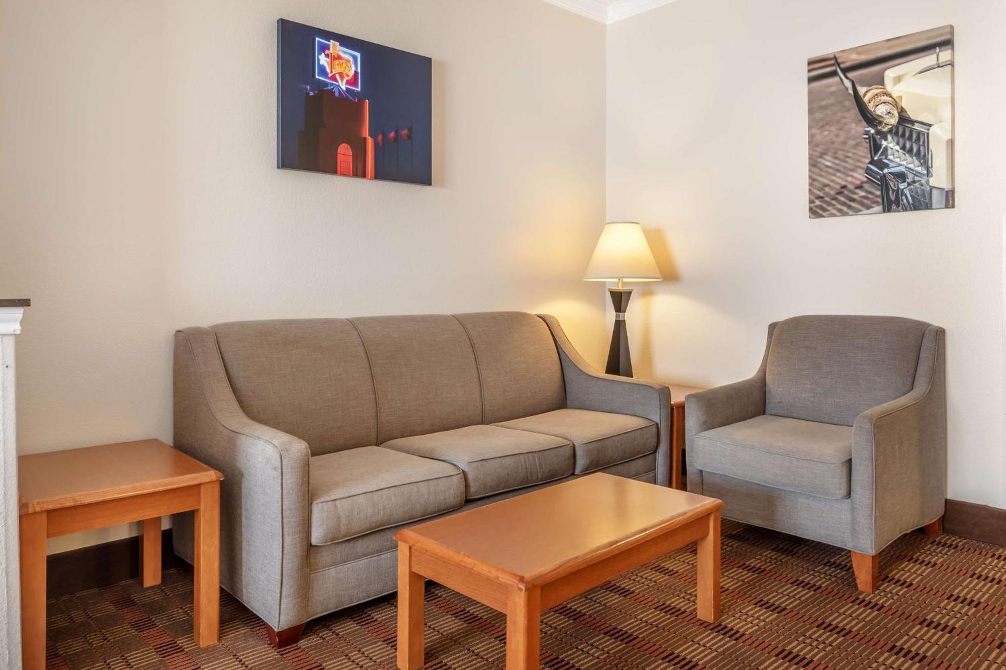 Best Western Club House Inn & Suites Mineral Wells Exterior photo