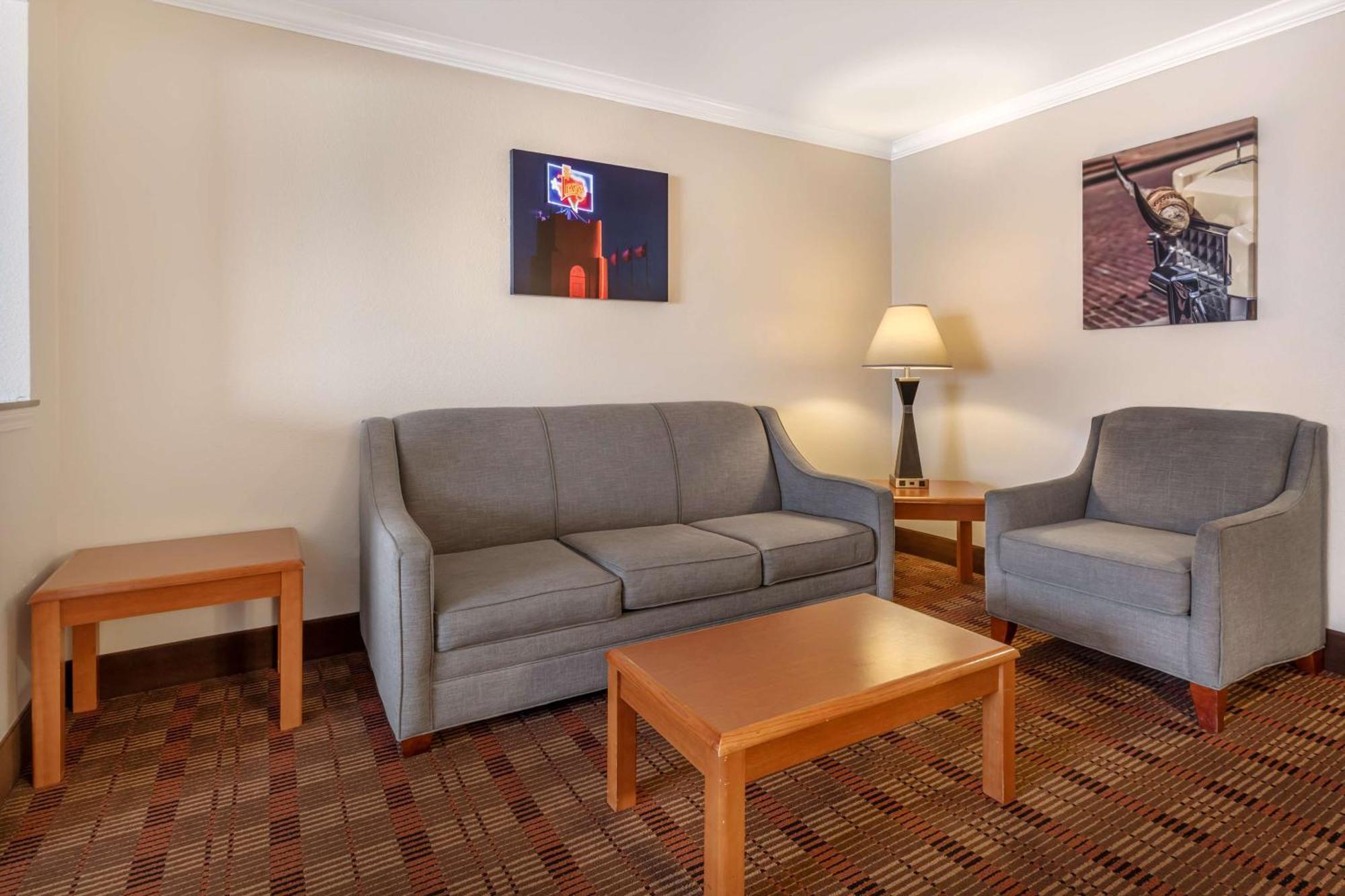Best Western Club House Inn & Suites Mineral Wells Exterior photo