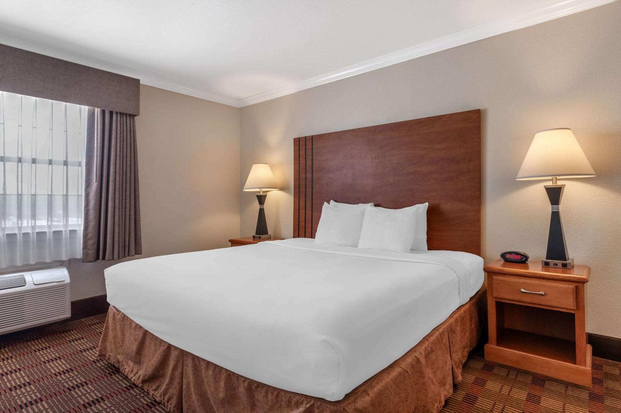 Best Western Club House Inn & Suites Mineral Wells Exterior photo