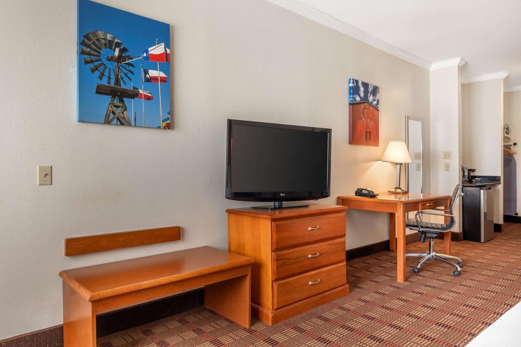 Best Western Club House Inn & Suites Mineral Wells Exterior photo