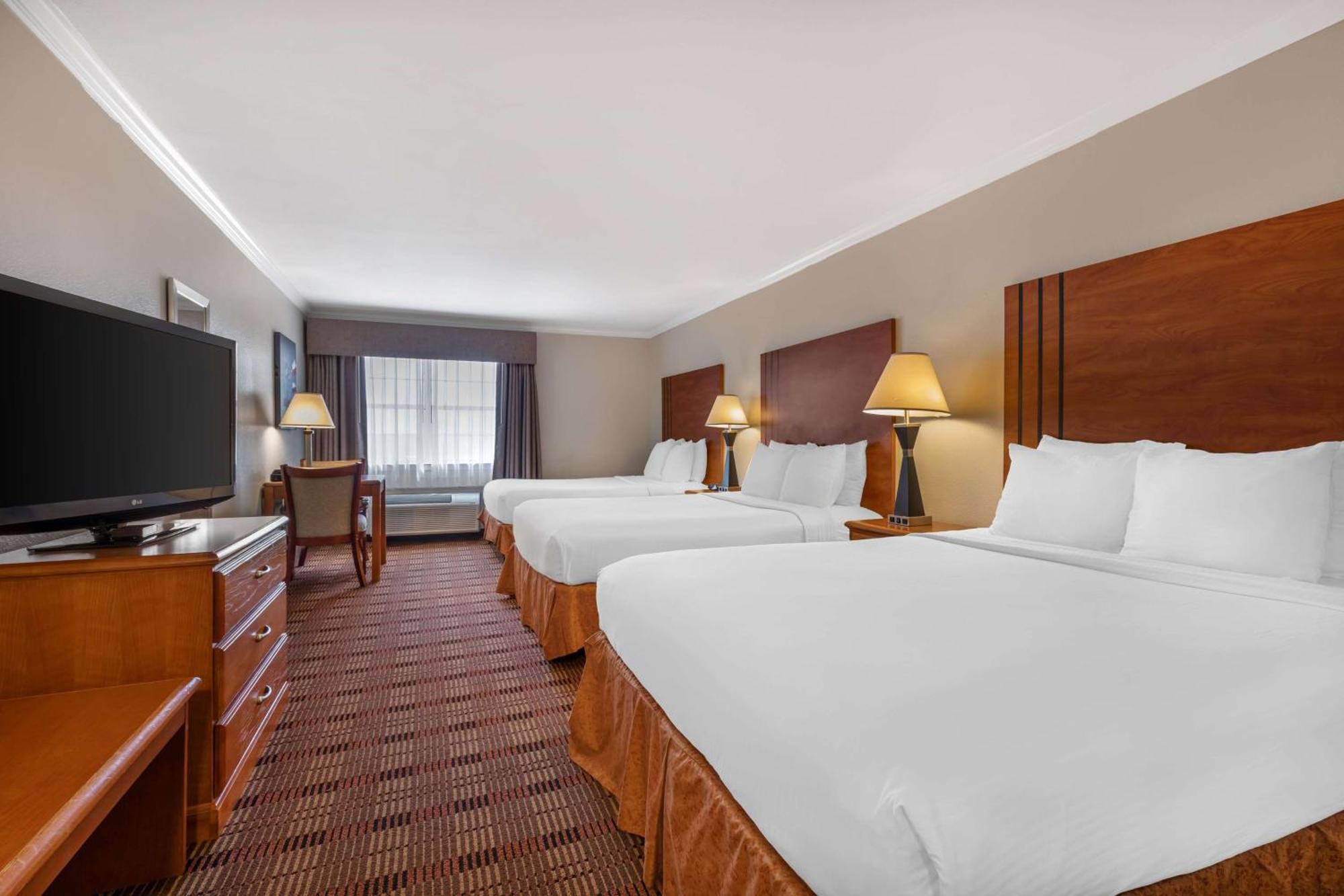 Best Western Club House Inn & Suites Mineral Wells Exterior photo