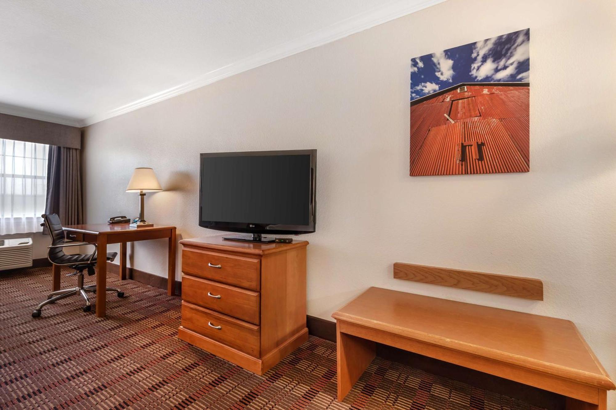 Best Western Club House Inn & Suites Mineral Wells Exterior photo