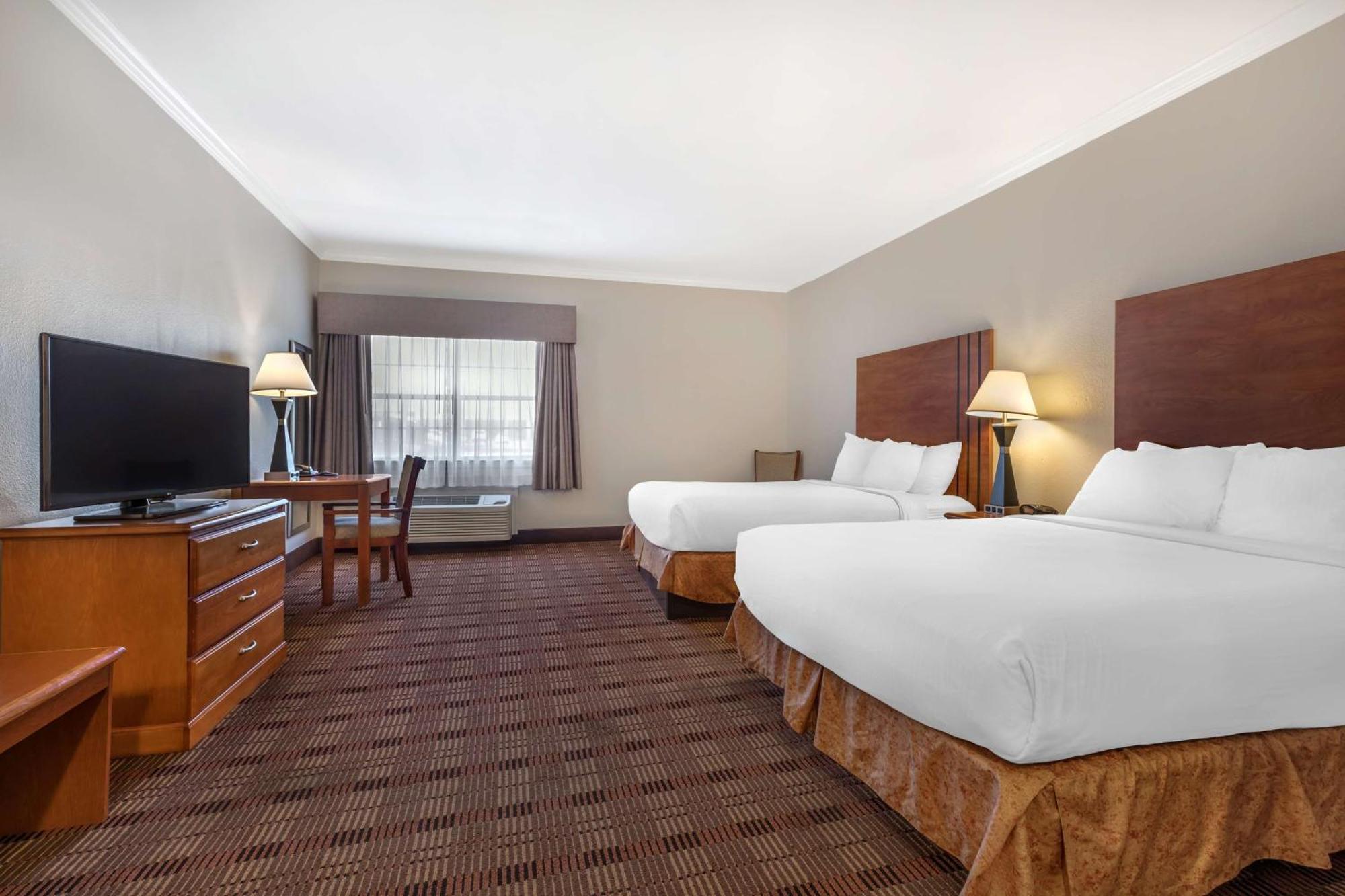 Best Western Club House Inn & Suites Mineral Wells Exterior photo